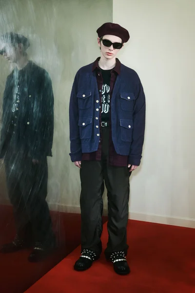 Look 18